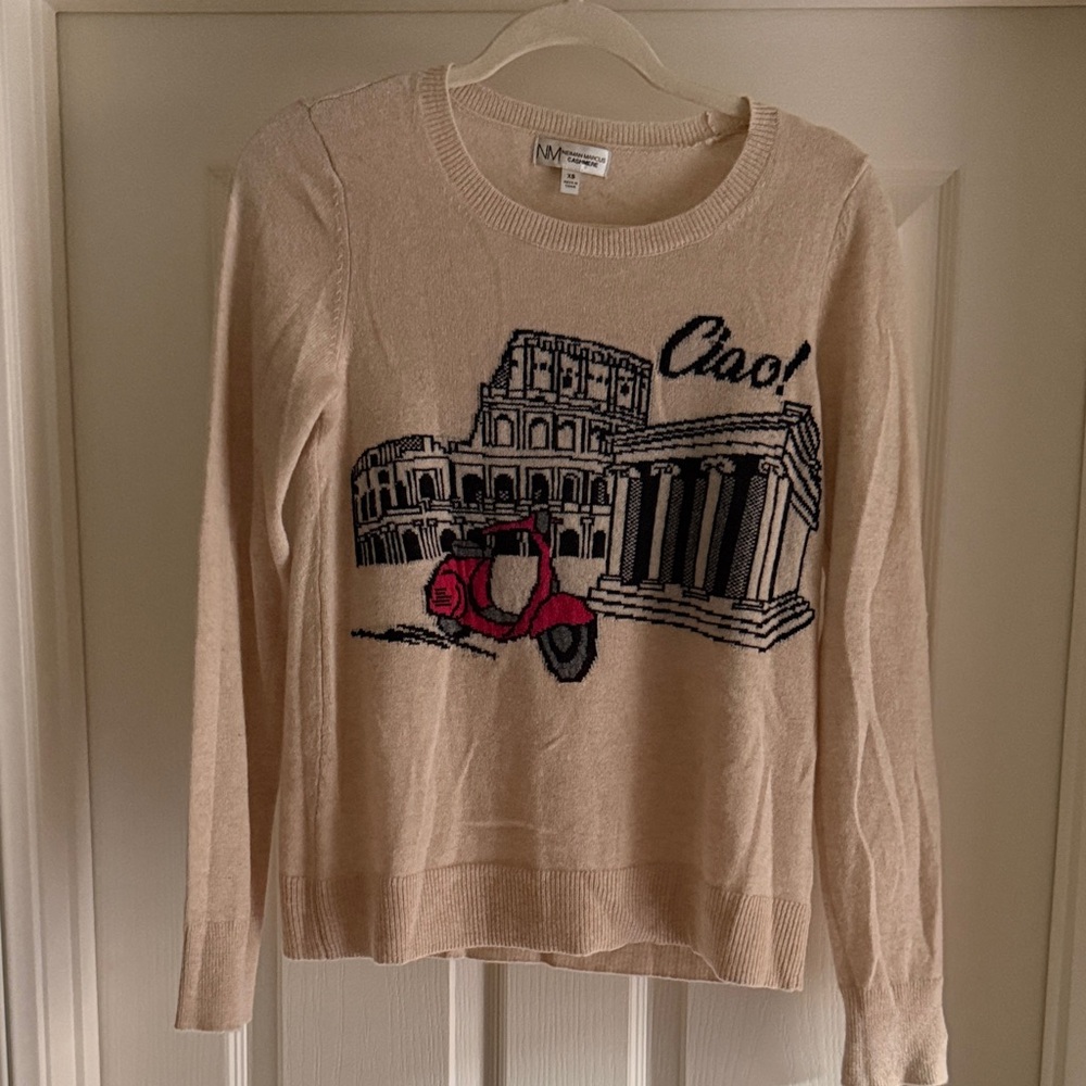 Neiman Marcus Cashmere sweater